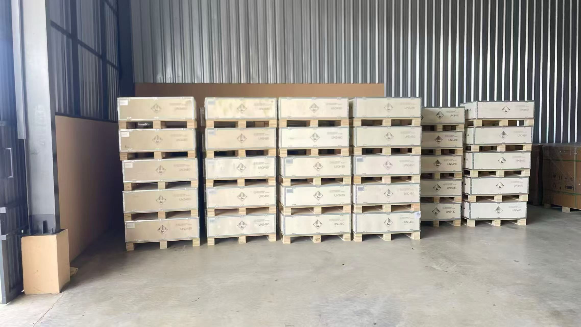 新产线产能释放｜山东京普户用光伏储能系统批量出货，发往东南亚市场，加速海外拓客布局